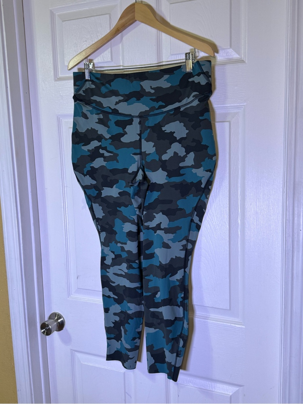 lululemon athletica Teal and Gray Camo Leggings